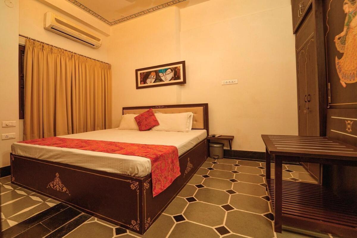 Santosh Villa - The House Of Antiques And Art Udaipur Eksteriør billede