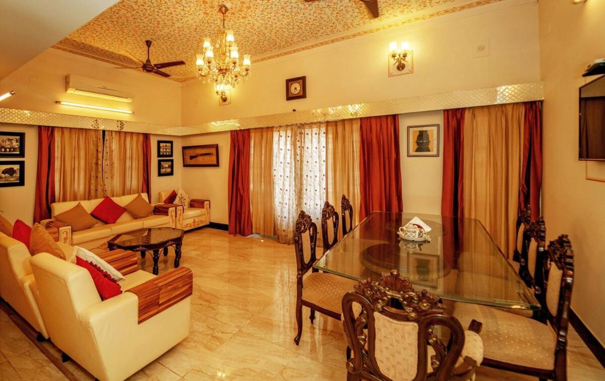 Santosh Villa - The House Of Antiques And Art Udaipur Eksteriør billede