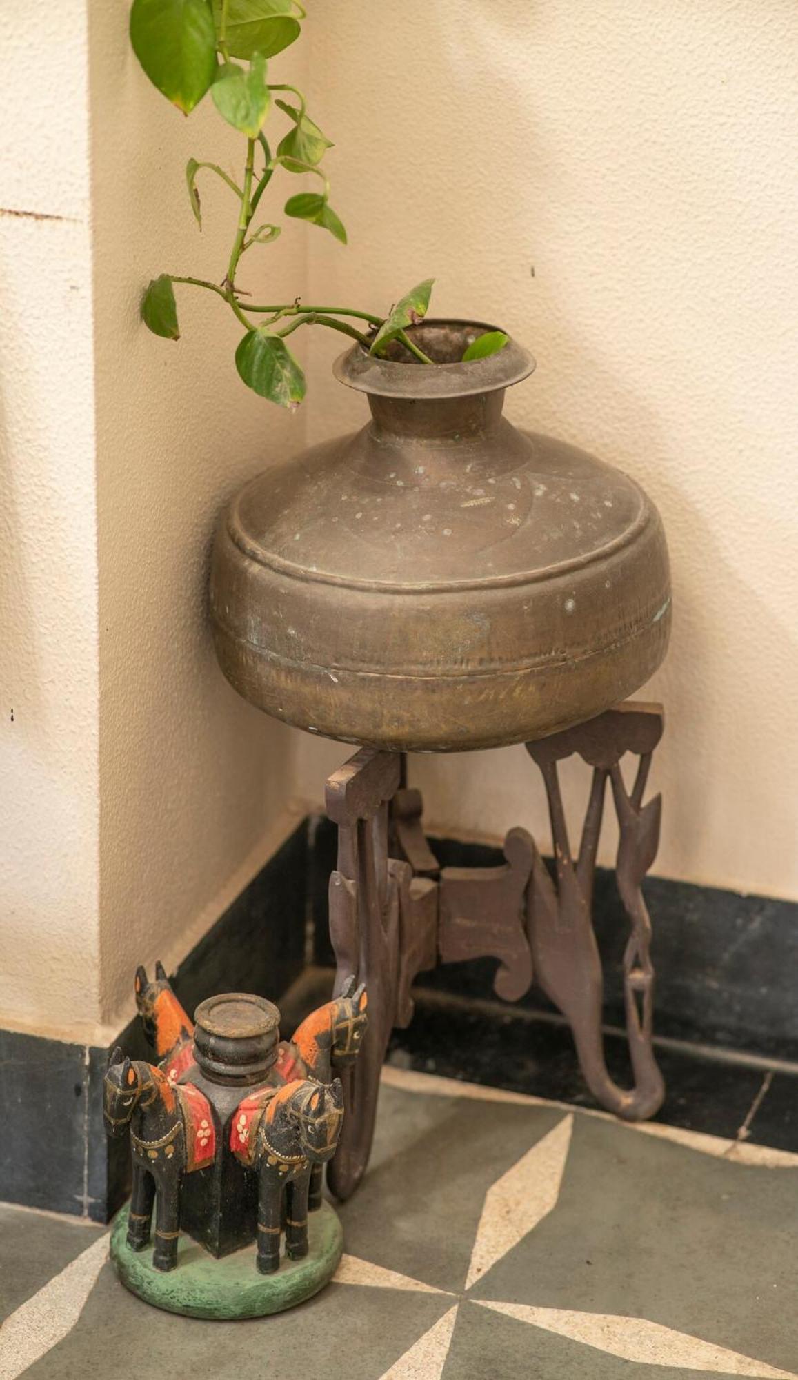 Santosh Villa - The House Of Antiques And Art Udaipur Eksteriør billede