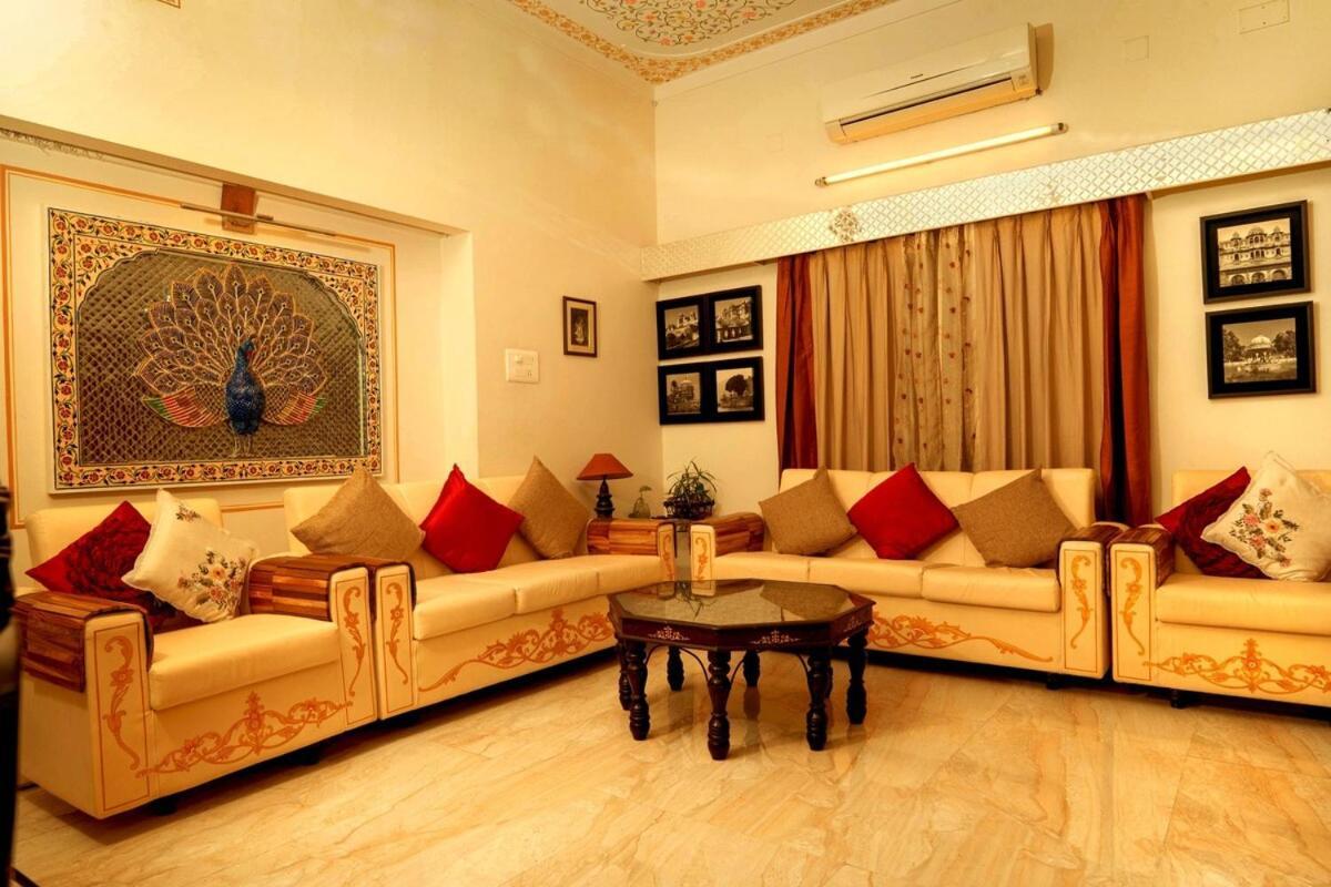 Santosh Villa - The House Of Antiques And Art Udaipur Eksteriør billede